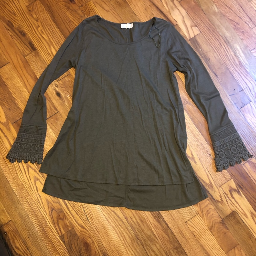 Olive green Altar’d State Top!